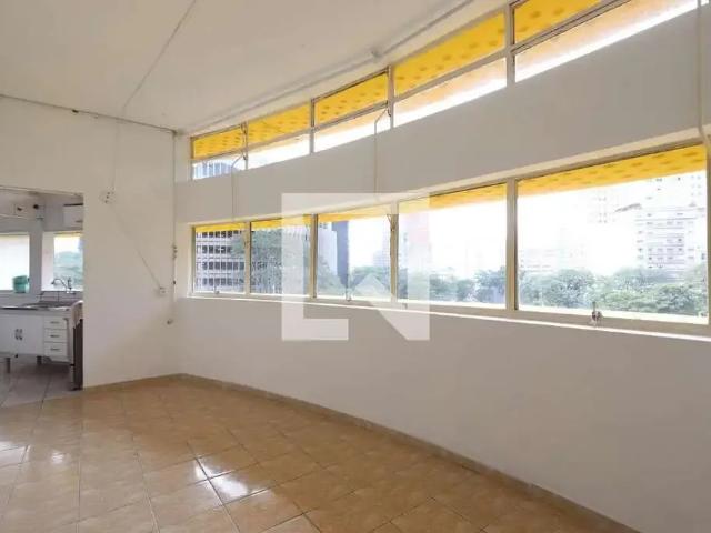 Kitnet venda em Região Imediata de Caraguatatuba-Ubatuba-São Sebastião, Região Metropolitana do Vale do Paraíba e Litoral Norte