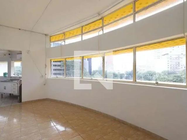 Kitnet venda em Região Imediata de Caraguatatuba-Ubatuba-São Sebastião, Região Metropolitana do Vale do Paraíba e Litoral Norte