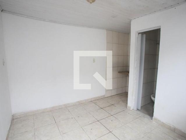 Kitnet aluguel em Região Geográfica Imediata do Rio de Janeiro, Região Metropolitana do Rio de Janeiro