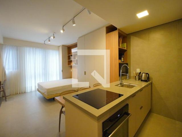 Kitnet aluguel em Região Geográfica Imediata de Florianópolis, Desterro