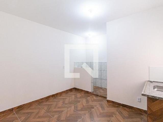 Kitnet aluguel em Região Imediata de São Paulo, Região Metropolitana de São Paulo