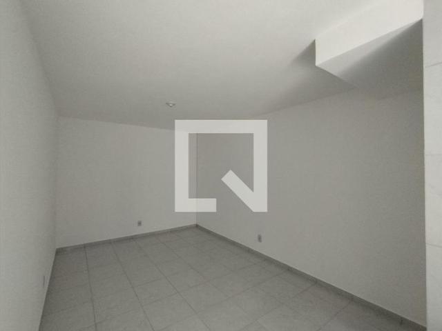 Kitnet aluguel em Região Imediata de São Paulo, Região Metropolitana de São Paulo