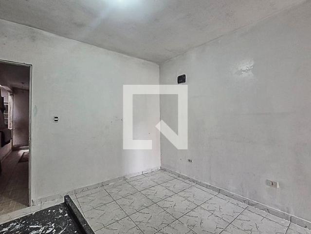 Kitnet aluguel em Região Imediata de São Paulo, Região Metropolitana de São Paulo