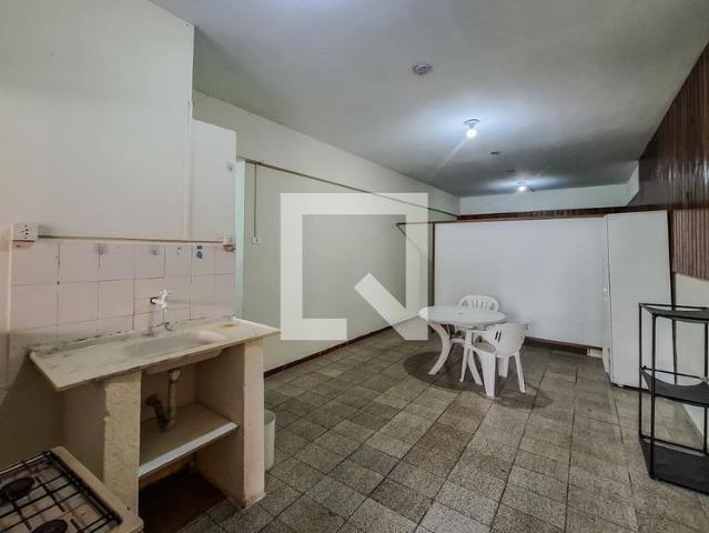 Kitnet aluguel em Saúde, São Paulo