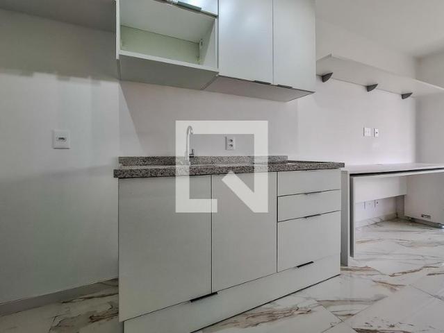 Kitnet aluguel em Região Imediata de São Paulo, Região Metropolitana de São Paulo