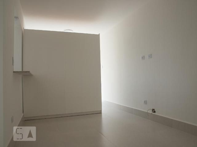 Kitnet aluguel em Região Imediata de São Paulo, Região Metropolitana de São Paulo