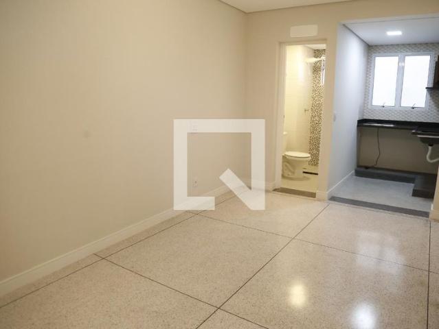 Kitnet aluguel em Região Imediata de São Paulo, Região Metropolitana de São Paulo