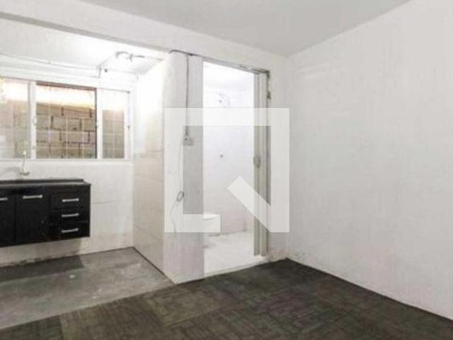 Kitnet aluguel em Região Imediata de São Paulo, Região Metropolitana de São Paulo