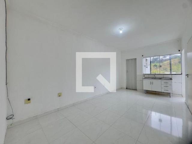 Kitnet aluguel em Região Imediata de São Paulo, Região Metropolitana de São Paulo