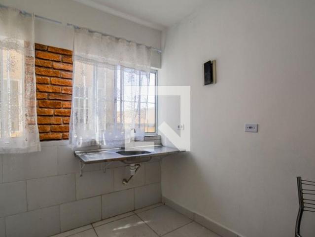 Kitnet aluguel em Região Imediata de São Paulo, Região Metropolitana de São Paulo