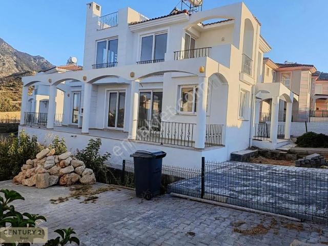İzmir içerisinde satılık Villa