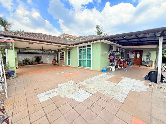 Bungalow for sale in Langat, Selangor