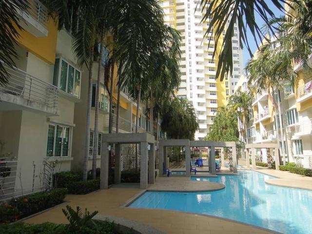 Condominium for sale in Malaka