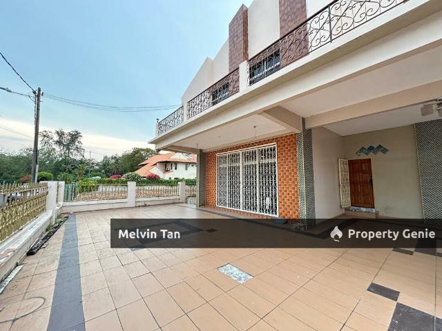 Bungalow for sale in Malaka