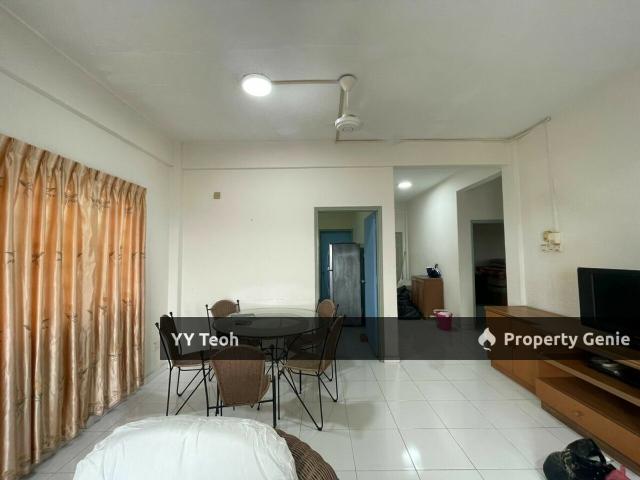 Condominium for sale in Malaka