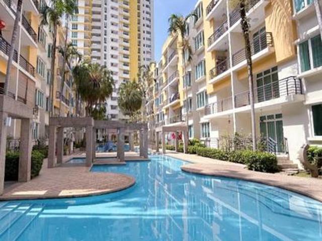 Condominium for sale in Malaka