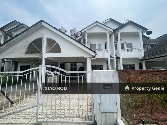 Terraced House for sale in Malaka