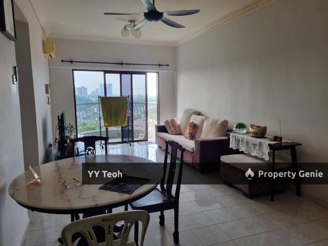 Condominium for sale in Malaka