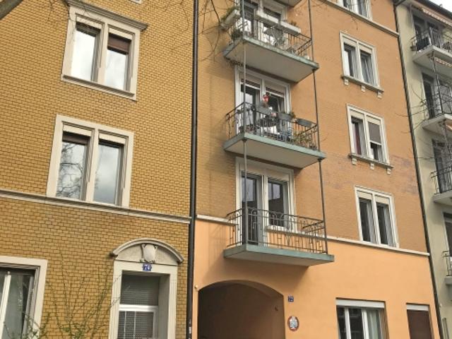 Garage mieten in Einigen, Zürich