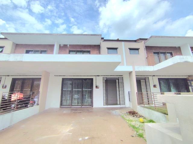 Terraced House for sale in Tanjong Sepat, Selangor