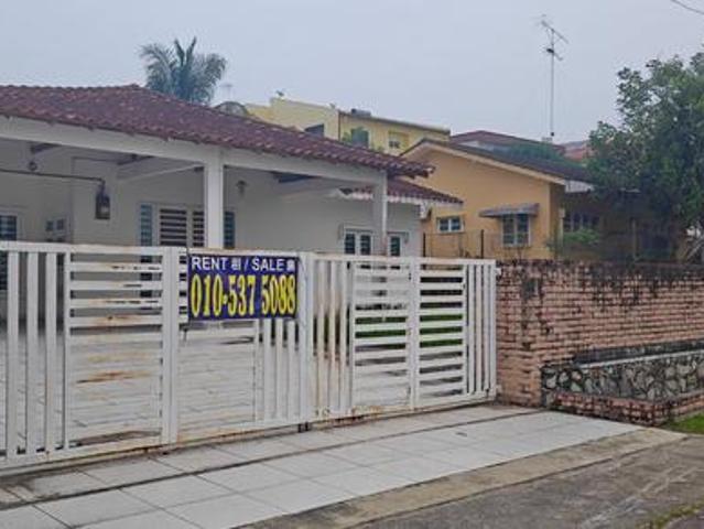 Bungalow for sale in Kluang