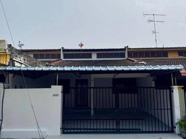 Terraced House for sale in Kluang