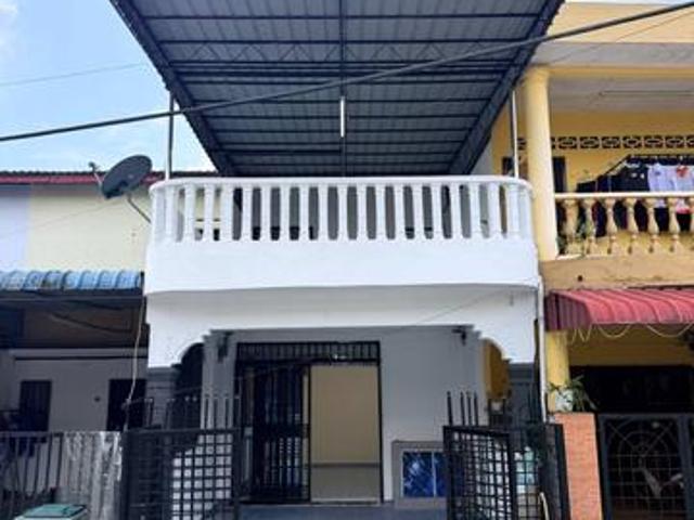 Terraced House for sale in Kluang