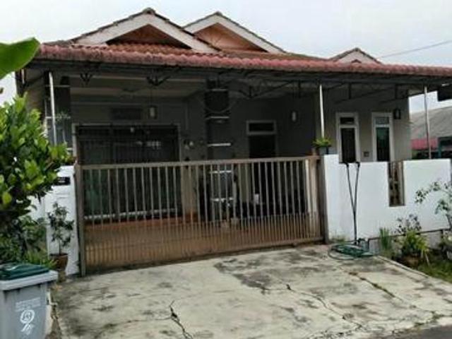 Bungalow for sale in Kluang, Johor