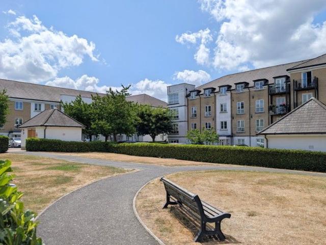 Apartment for rent in Knaphill, Woking