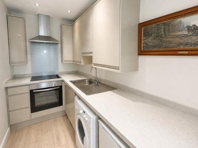 Apartment for rent in Woking, Surrey
