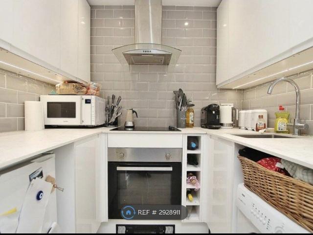 Apartment for rent in Woking, Surrey