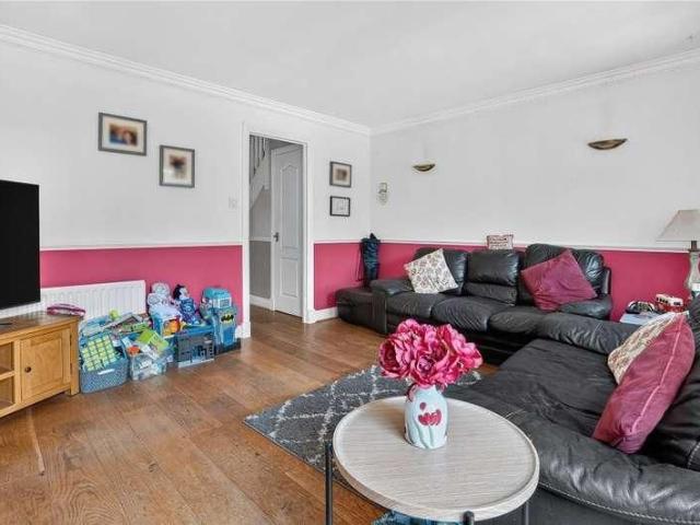 House for rent in Knaphill, Woking