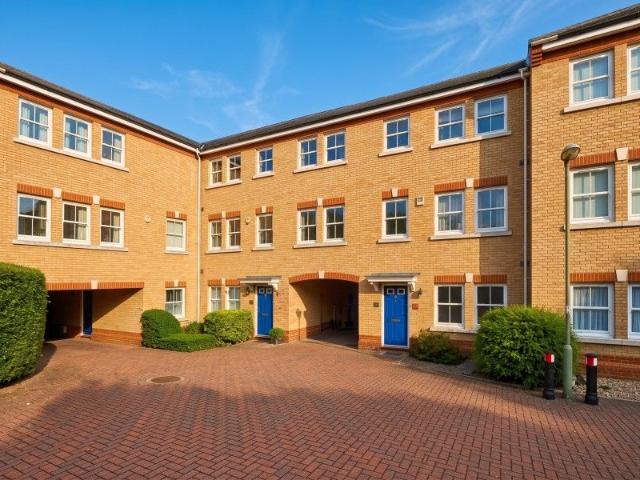 Apartment for rent in Knaphill, Woking