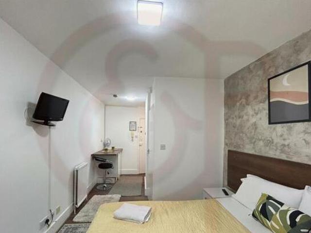 House for rent in Lyons, Greater London