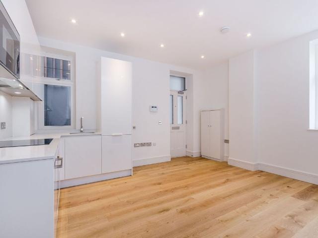 Apartment for rent in Camberwell, Greater London