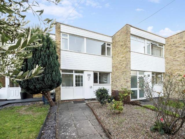 House for rent in London Borough of Richmond upon Thames, Greater London