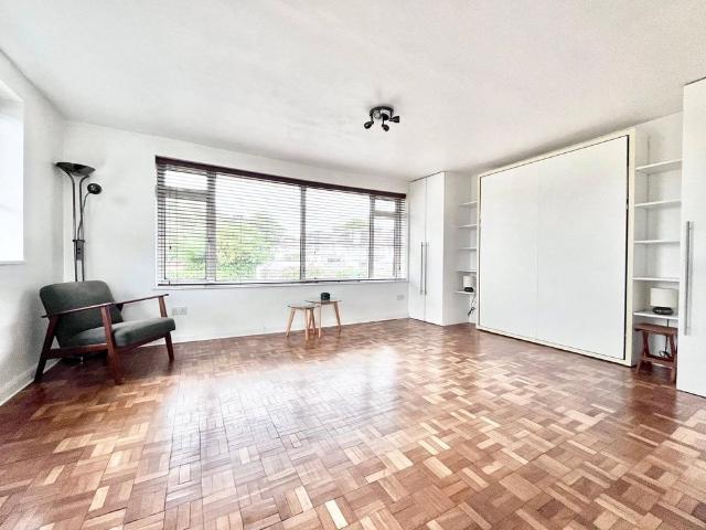 Apartment for rent in London Borough of Richmond upon Thames, Greater London