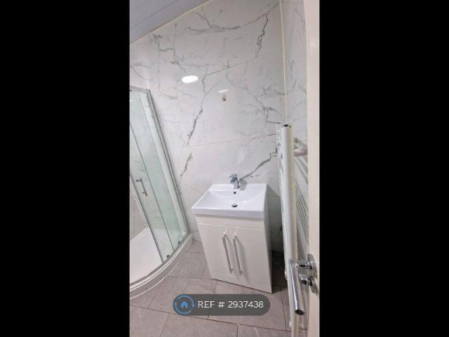 Studio for rent in Loundsley Green, East Midlands