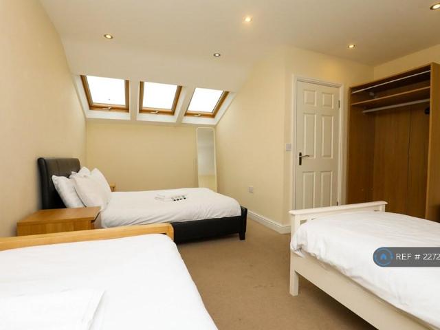 House for rent in Chinatown, Calderstones