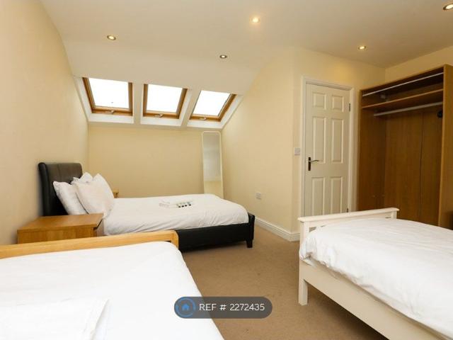 House for rent in Chinatown, Calderstones