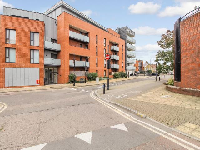 Apartment for rent in Wealdstone, Greater London