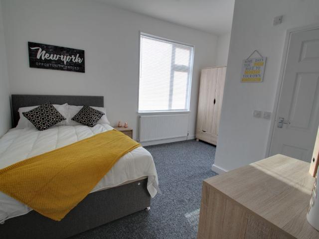 Room for rent in Aylestone Park, Old Wharf