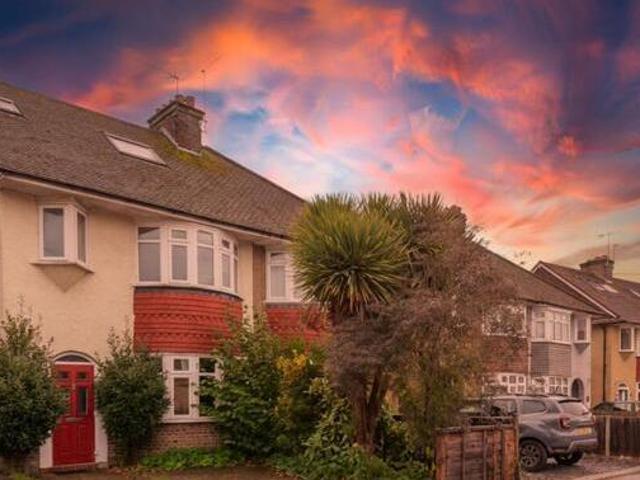 House for sale in Red Hill, Surrey