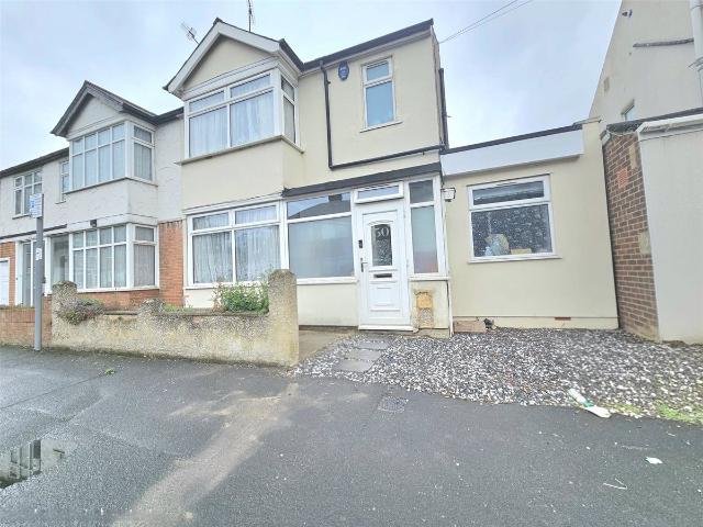 House for rent in Rush Green, Greater London