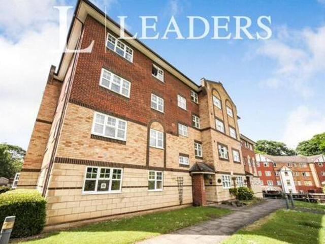 House for sale in Luton