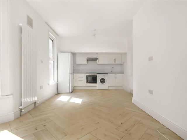 Apartment for rent in West Norwood, Greater London