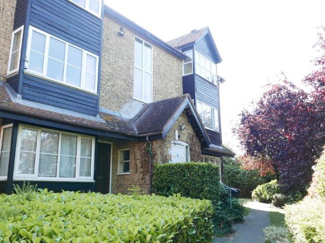 Studio for rent in Monks Orchard, Kent