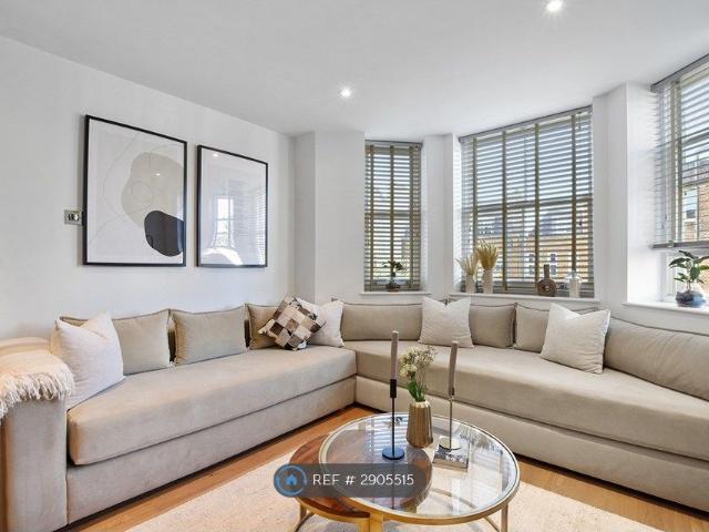 House for rent in London Borough of Ealing, Greater London