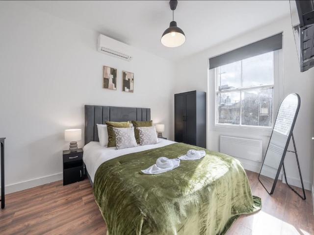 Studio for rent in Hans Town, Greater London