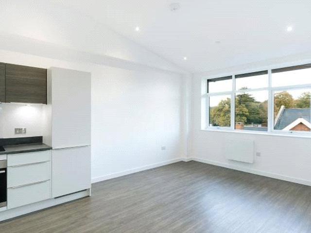 Apartment for rent in Heol-las, Surrey